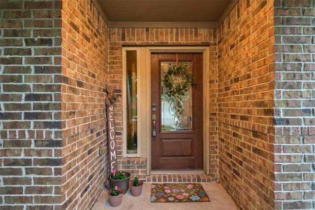 655 Oak Circle Drive E, Conroe, TX 77301