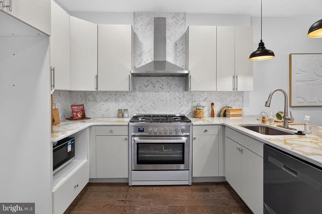 5111 LOCUST ST, Philadelphia, PA 19139