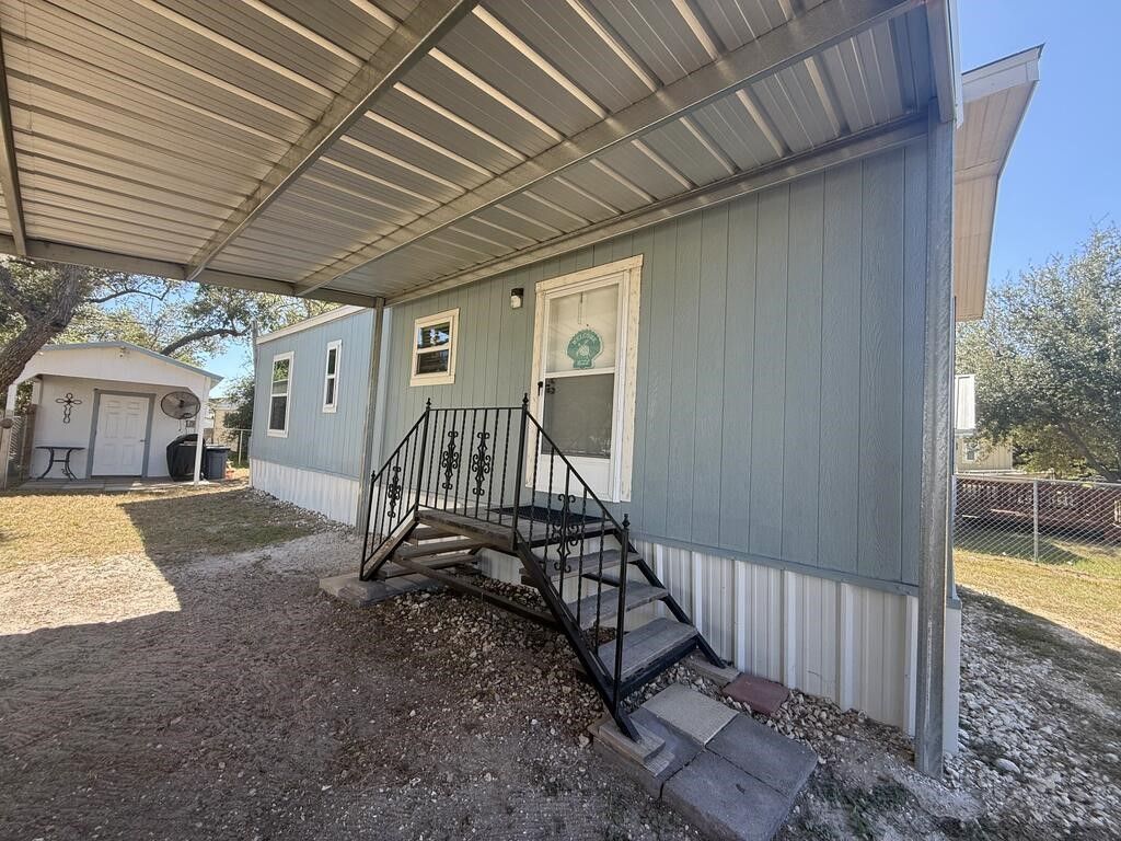 137 Lantana Dr, Rockport, TX 78382 — photo 3