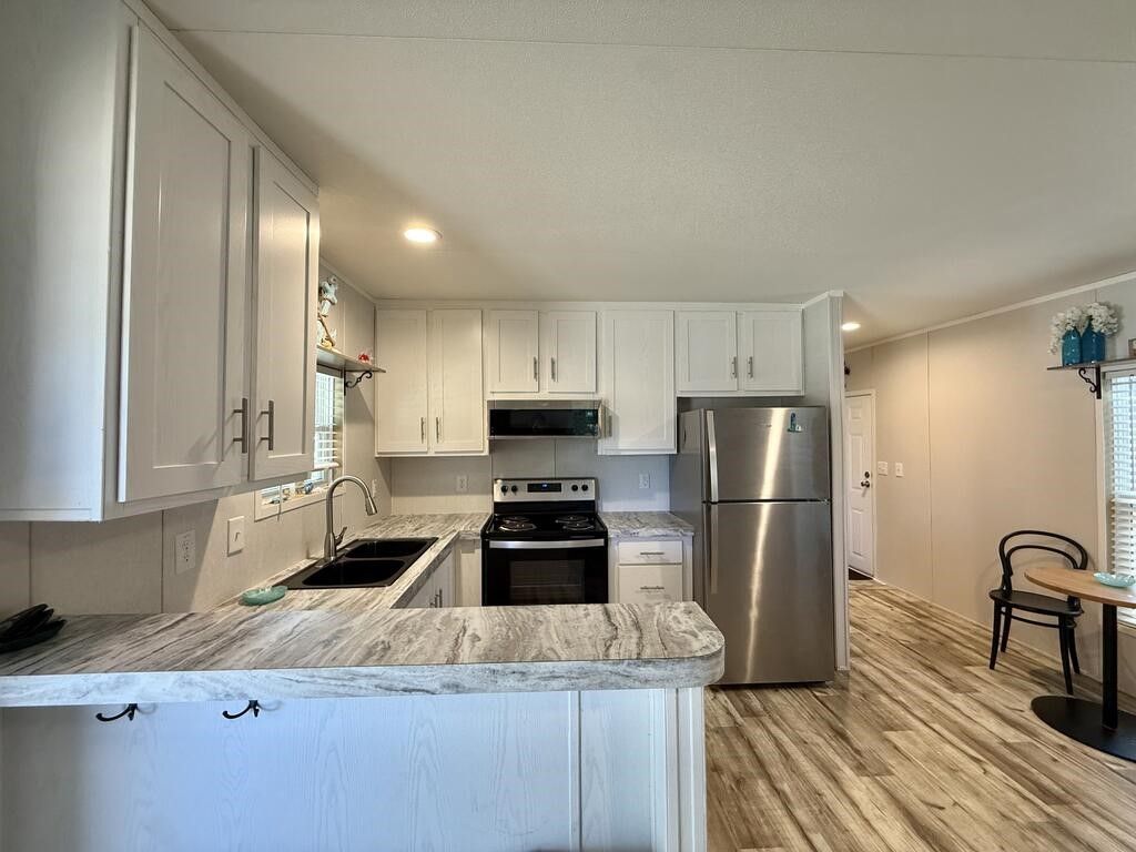 137 Lantana Dr, Rockport, TX 78382 — photo 4