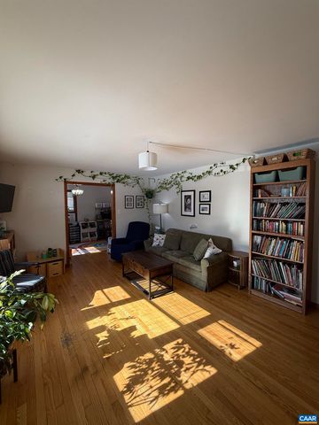 908 BELMORE AVE, Staunton, VA 24401