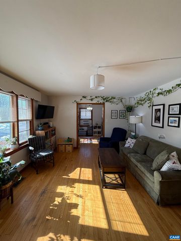 908 BELMORE AVE, Staunton, VA 24401