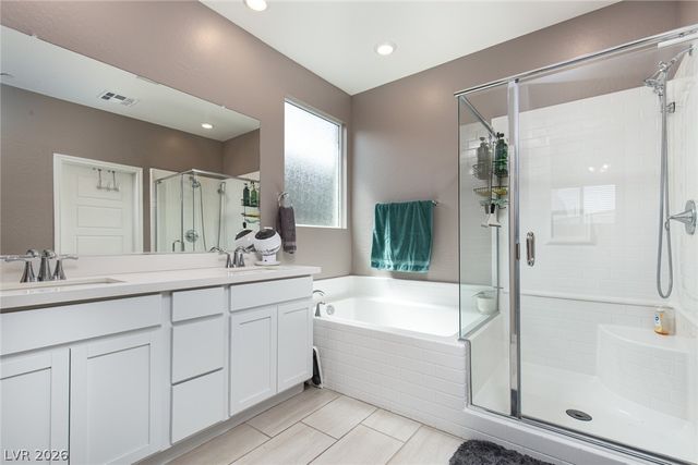 9734 Pacific Pine Street, Las Vegas, NV 89143