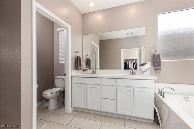 9734 Pacific Pine Street, Las Vegas, NV 89143