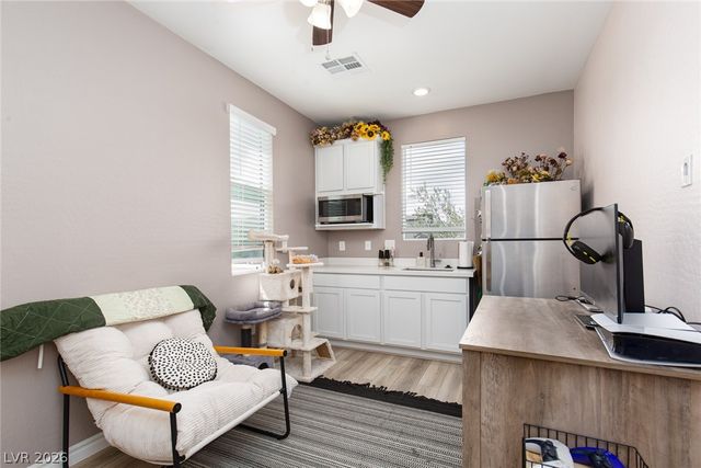 9734 Pacific Pine Street, Las Vegas, NV 89143