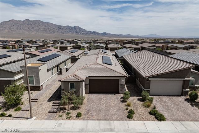 9734 Pacific Pine Street, Las Vegas, NV 89143