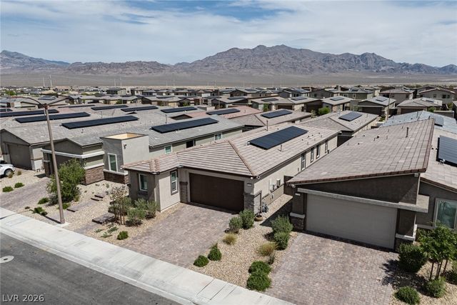 9734 Pacific Pine Street, Las Vegas, NV 89143