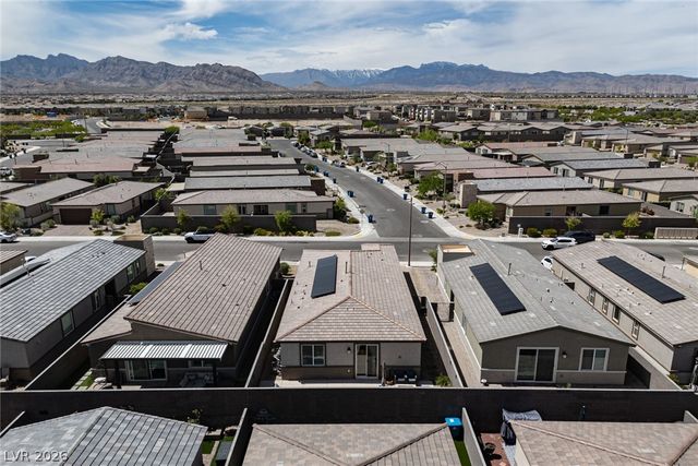 9734 Pacific Pine Street, Las Vegas, NV 89143