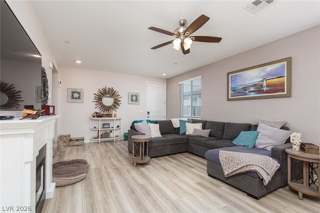 9734 Pacific Pine Street, Las Vegas, NV 89143