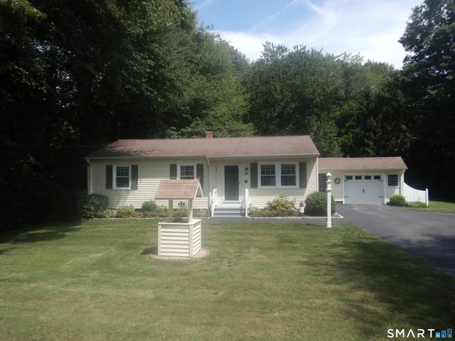 26 Beach Park Road, Clinton, CT 06413