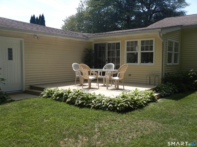 26 Beach Park Road, Clinton, CT 06413