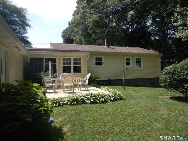 26 Beach Park Road, Clinton, CT 06413