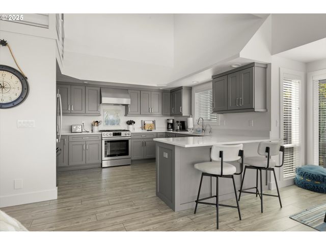 89026 OCEAN Dr, Warrenton, OR 97146