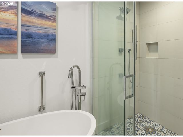 89026 OCEAN Dr, Warrenton, OR 97146