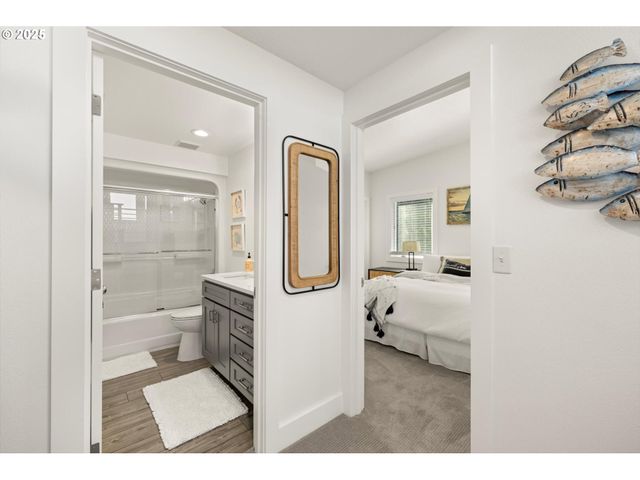 89026 OCEAN Dr, Warrenton, OR 97146