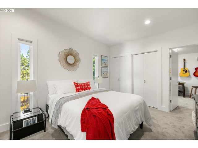 89026 OCEAN Dr, Warrenton, OR 97146