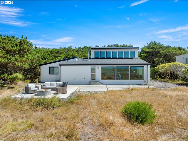 89026 OCEAN Dr, Warrenton, OR 97146