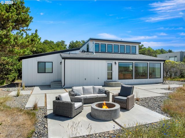 89026 OCEAN Dr, Warrenton, OR 97146