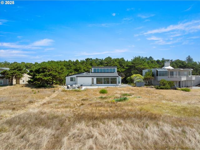 89026 OCEAN Dr, Warrenton, OR 97146