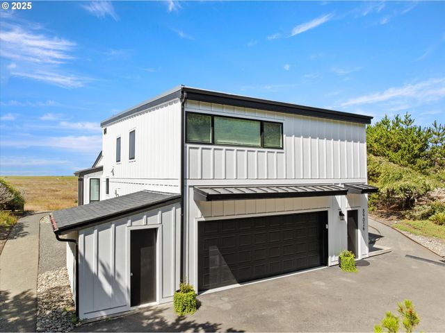 89026 OCEAN Dr, Warrenton, OR 97146