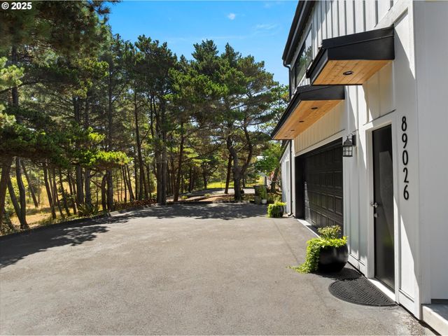 89026 OCEAN Dr, Warrenton, OR 97146