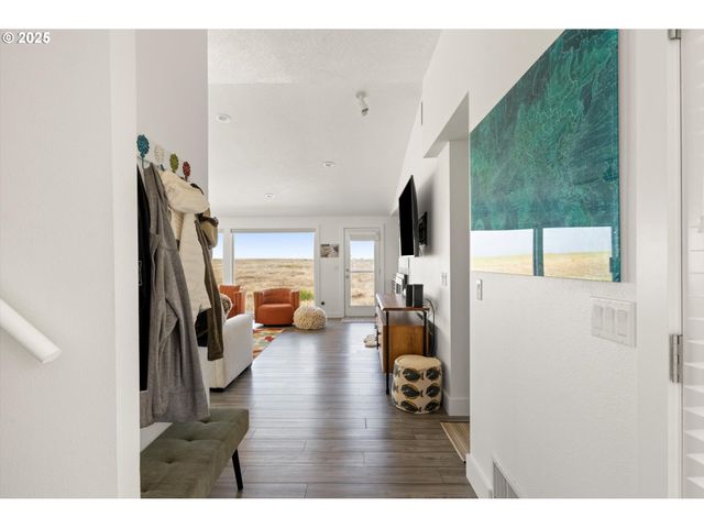 89026 OCEAN Dr, Warrenton, OR 97146