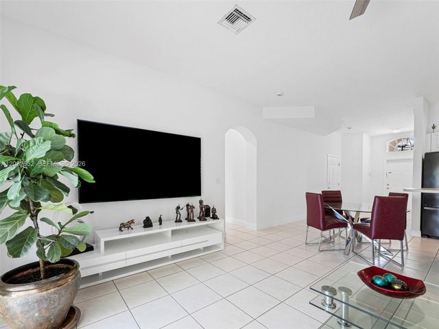 15780 SW 141st St, Miami, FL 33196