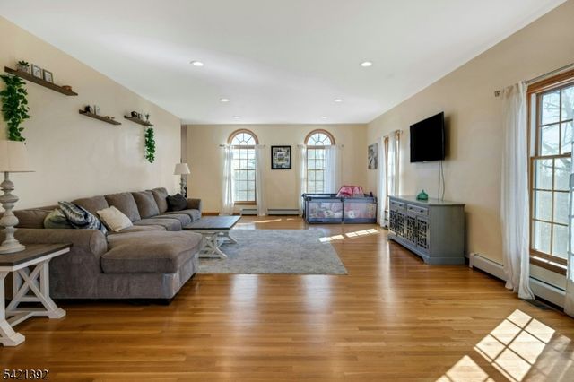 40 Horseneck Rd, Montville Twp., NJ 07045