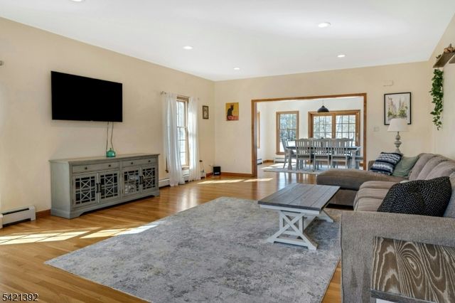 40 Horseneck Rd, Montville Twp., NJ 07045