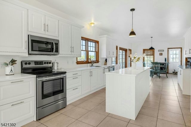 40 Horseneck Rd, Montville Twp., NJ 07045