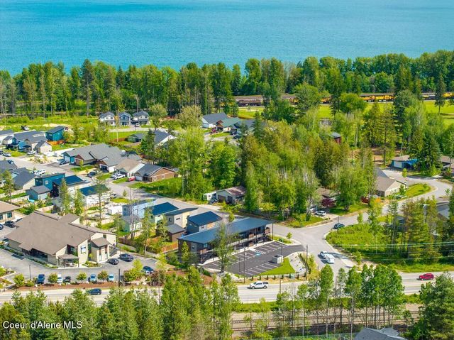 50 Carnelian Ave, 203, Ponderay, ID 83852