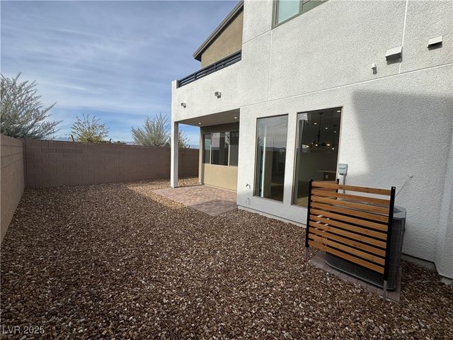 4395 Sunburst Spring Avenue, Las Vegas, NV 89141