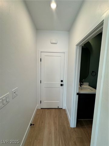 4395 Sunburst Spring Avenue, Las Vegas, NV 89141