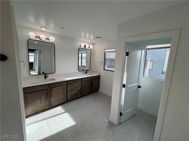 4395 Sunburst Spring Avenue, Las Vegas, NV 89141