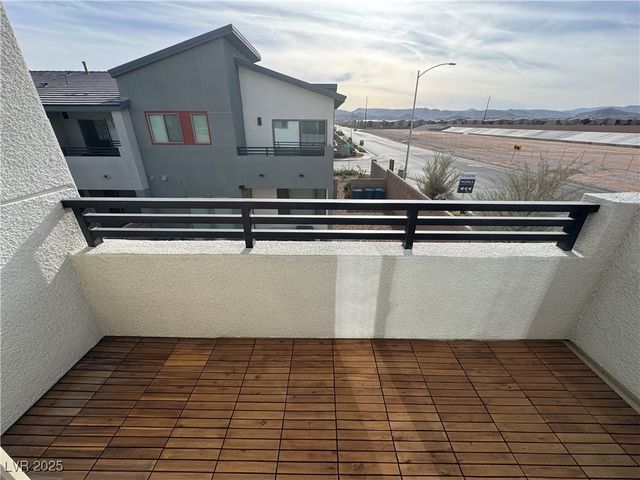 4395 Sunburst Spring Avenue, Las Vegas, NV 89141