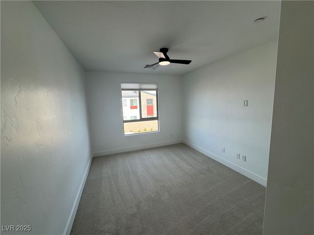 4395 Sunburst Spring Avenue, Las Vegas, NV 89141