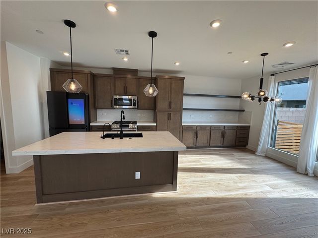 4395 Sunburst Spring Avenue, Las Vegas, NV 89141