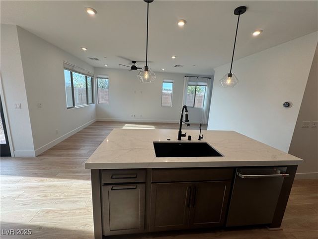 4395 Sunburst Spring Avenue, Las Vegas, NV 89141