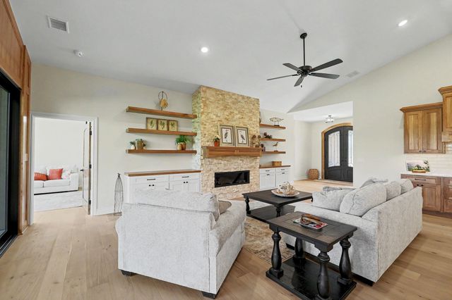 4085 N Tyler Ct, Maize, KS 67101
