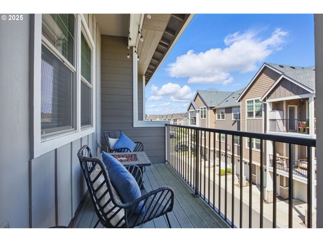 16322 Nw CHADWICK Way 303, Portland, OR 97229