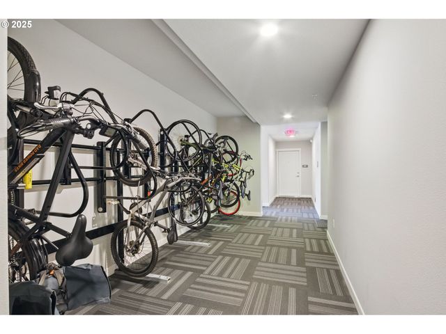 16322 Nw CHADWICK Way 303, Portland, OR 97229