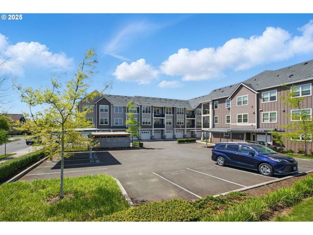 16322 Nw CHADWICK Way 303, Portland, OR 97229