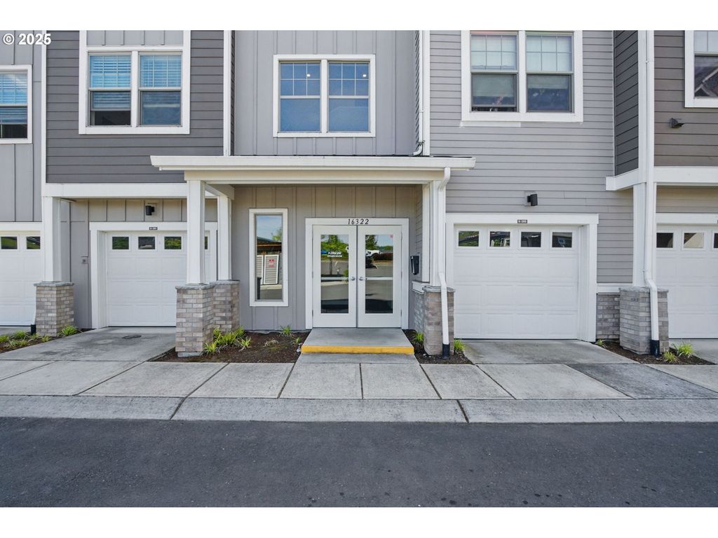 16322 Nw CHADWICK Way 303, Portland, OR 97229