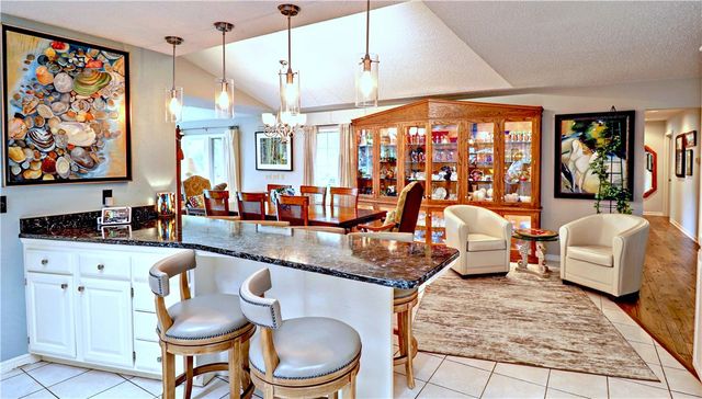 811 E Township Street, Fayetteville, AR 72703