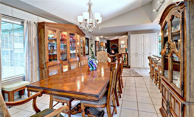 811 E Township Street, Fayetteville, AR 72703