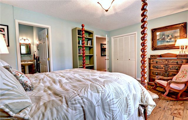 811 E Township Street, Fayetteville, AR 72703