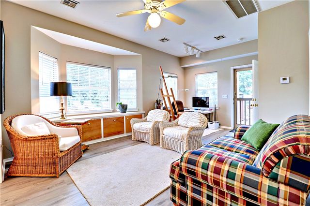 811 E Township Street, Fayetteville, AR 72703