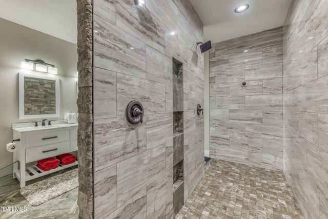 210 Raders Sidetrack Road, Greeneville, TN 37743