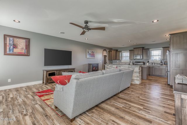 210 Raders Sidetrack Road, Greeneville, TN 37743