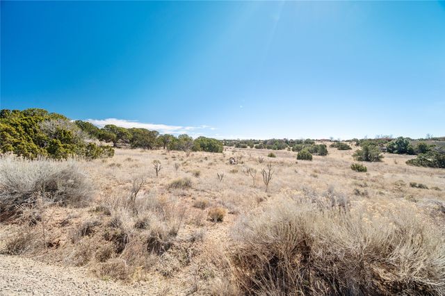 15 Chapala, Santa Fe, NM 87508